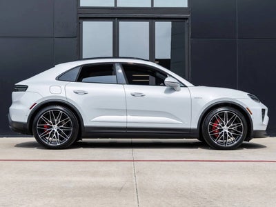 2025 Porsche Macan 4S Electric