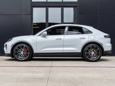 2025 Porsche Macan 4S Electric