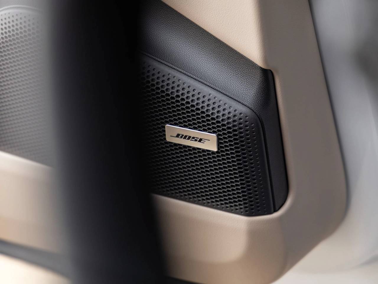 2025 Porsche Macan 4S Electric
