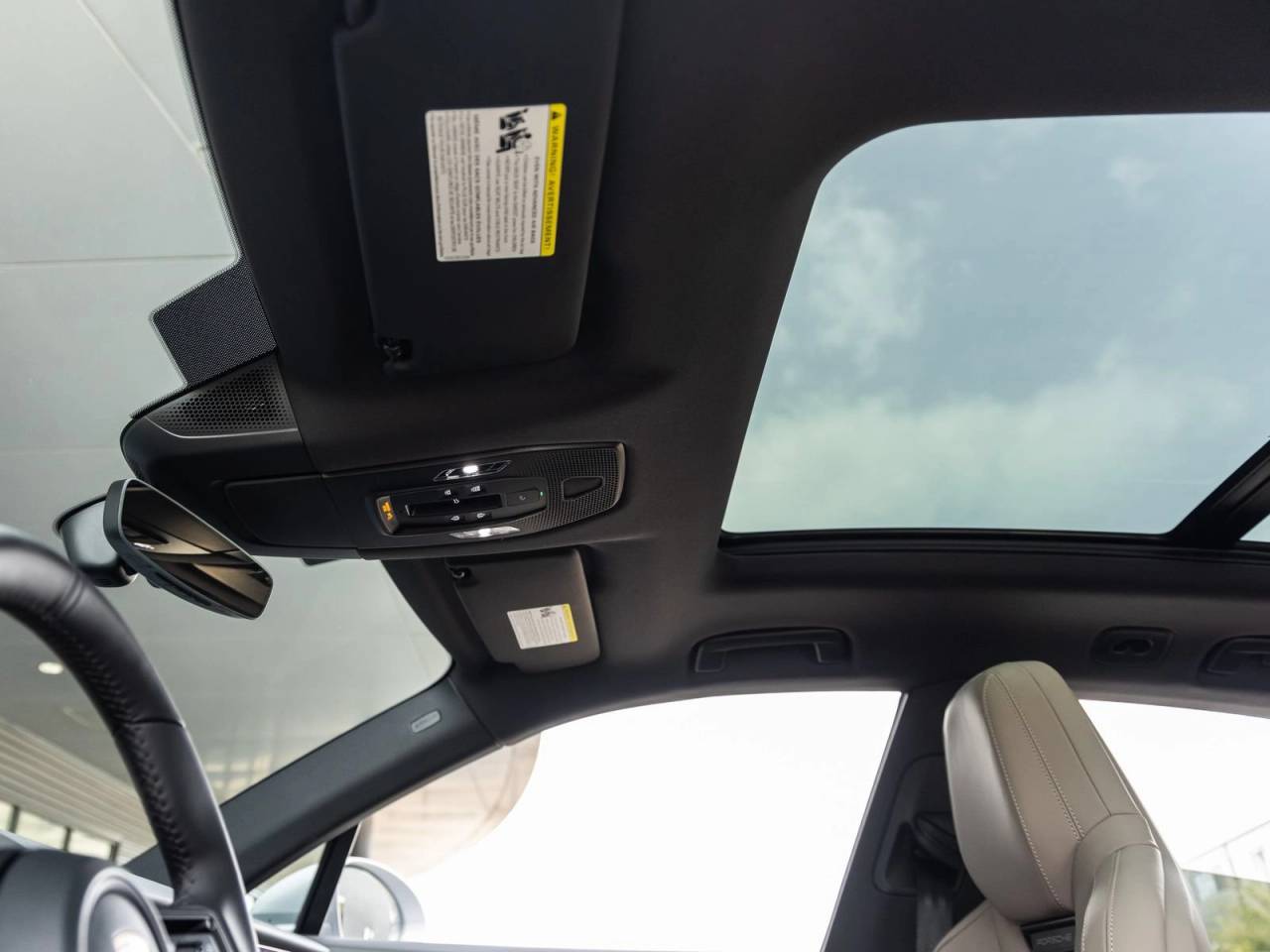 2025 Porsche Macan 4S Electric