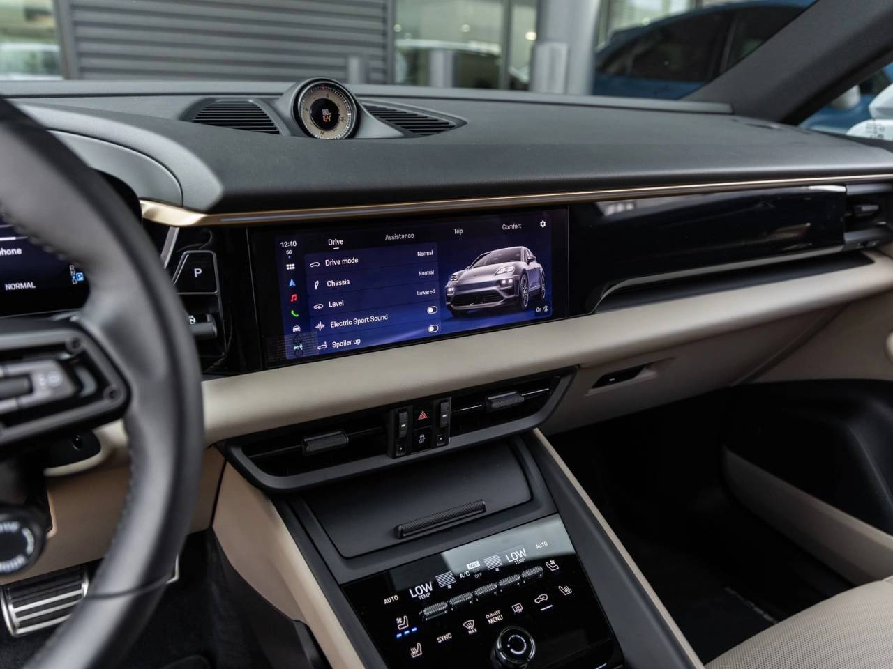 2025 Porsche Macan 4S Electric
