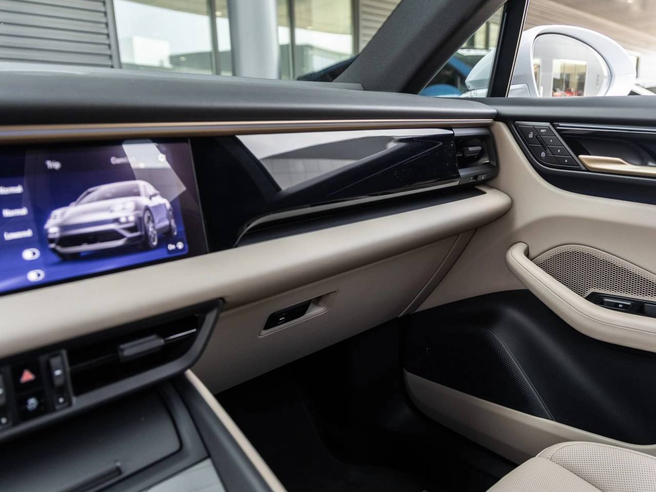 2025 Porsche Macan 4S Electric