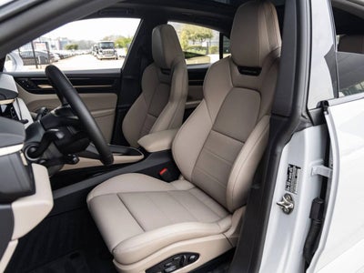 2025 Porsche Macan 4S Electric