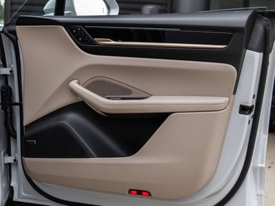2025 Porsche Macan 4S Electric