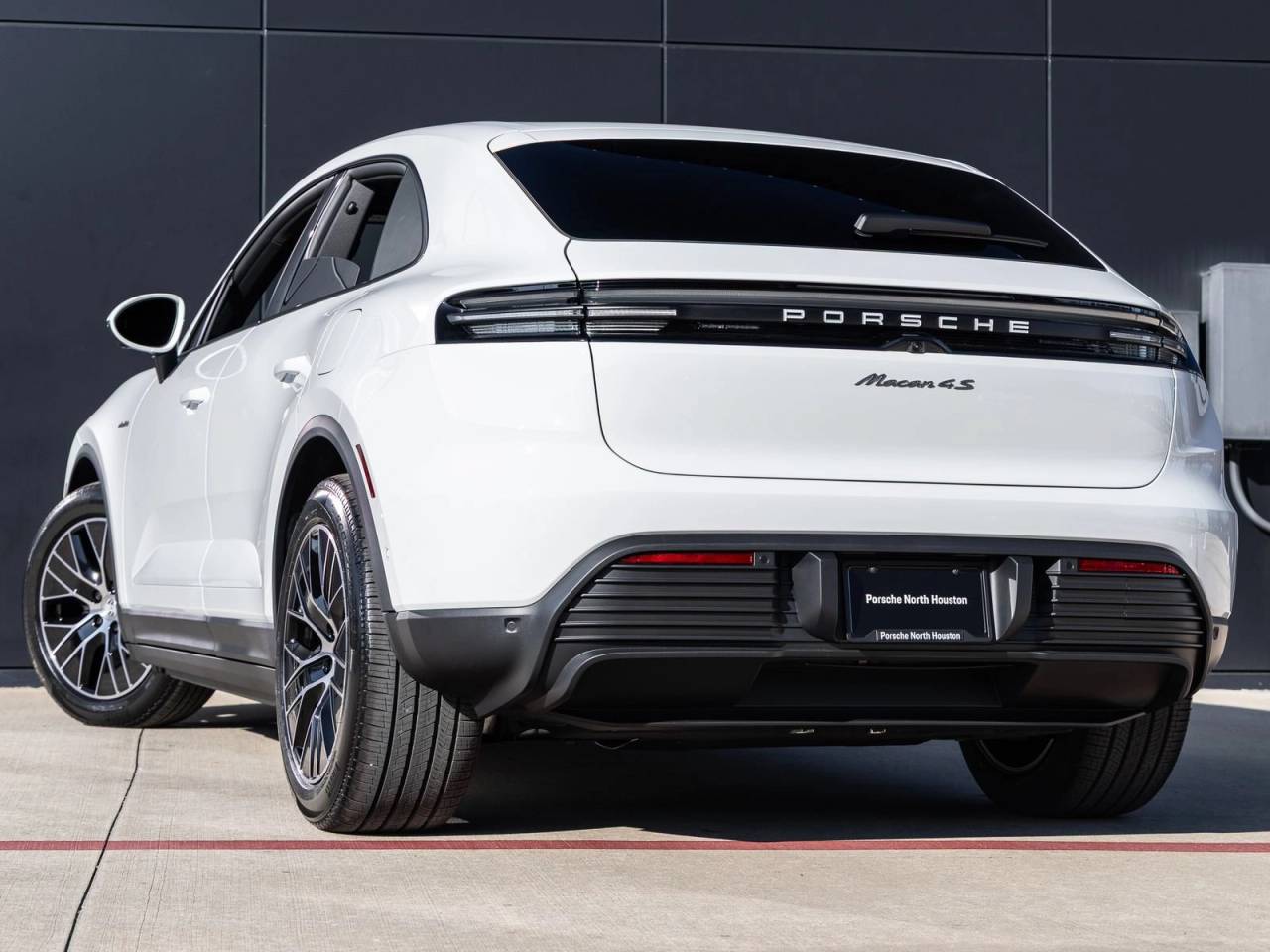 2025 Porsche Macan Macan 4S Electric