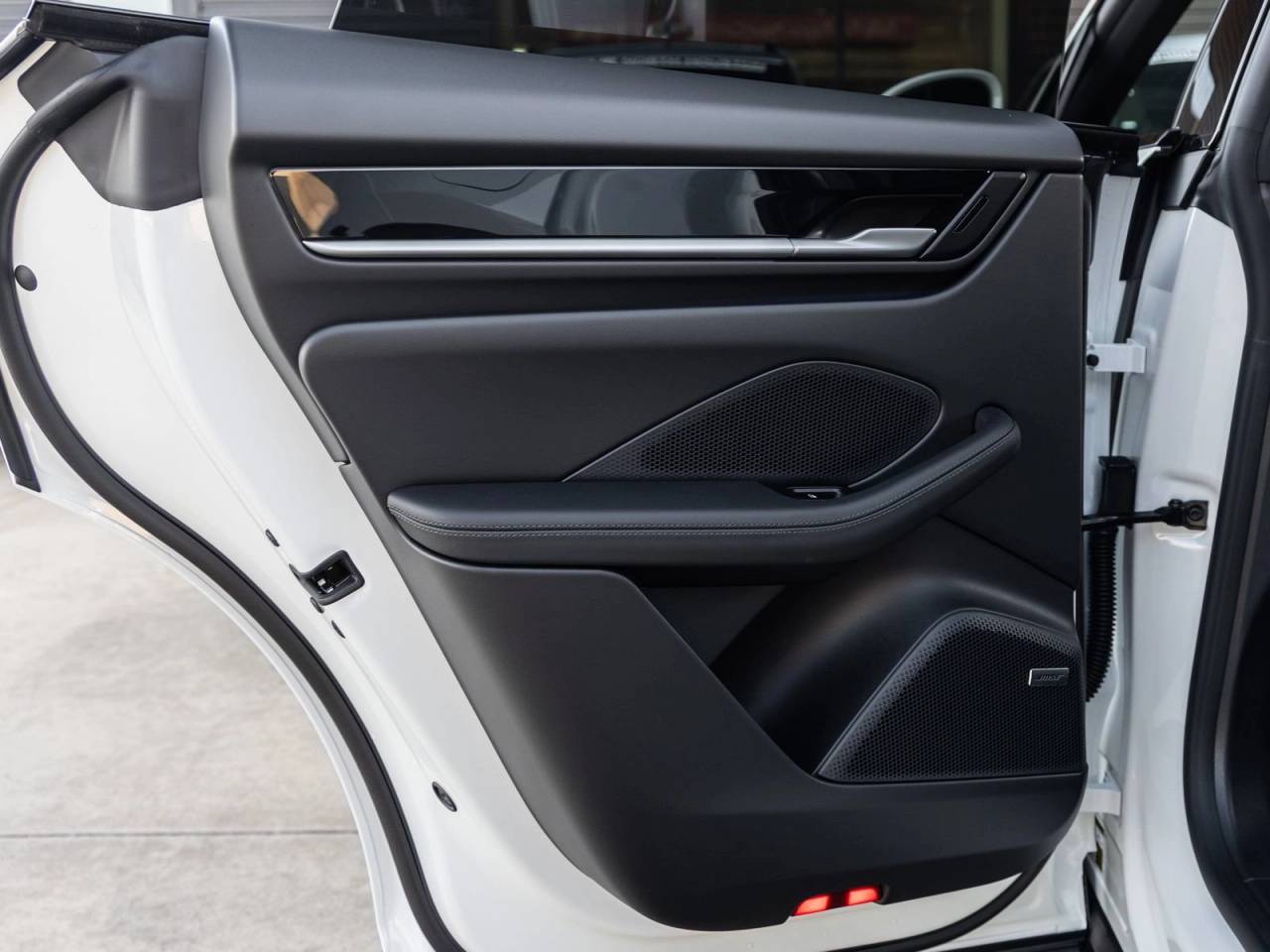 2025 Porsche Macan Macan 4S Electric