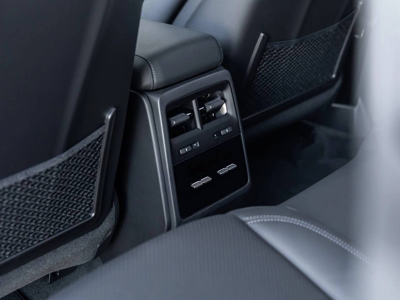 2025 Porsche Macan Macan 4S Electric