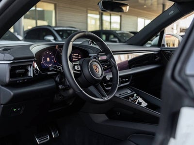 2025 Porsche Macan Macan 4S Electric