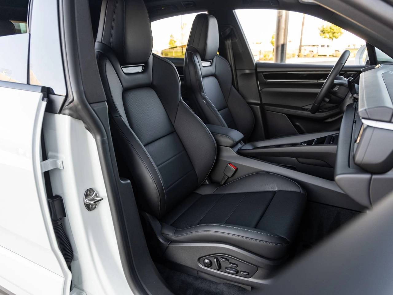 2025 Porsche Macan Macan 4S Electric