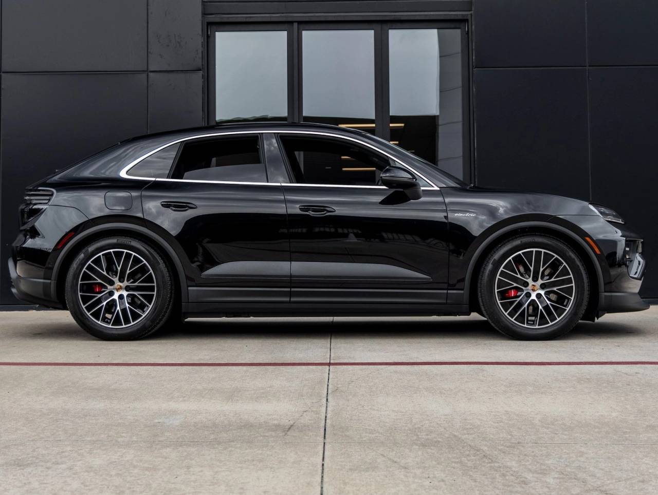 2025 Porsche Macan Macan 4S Electric