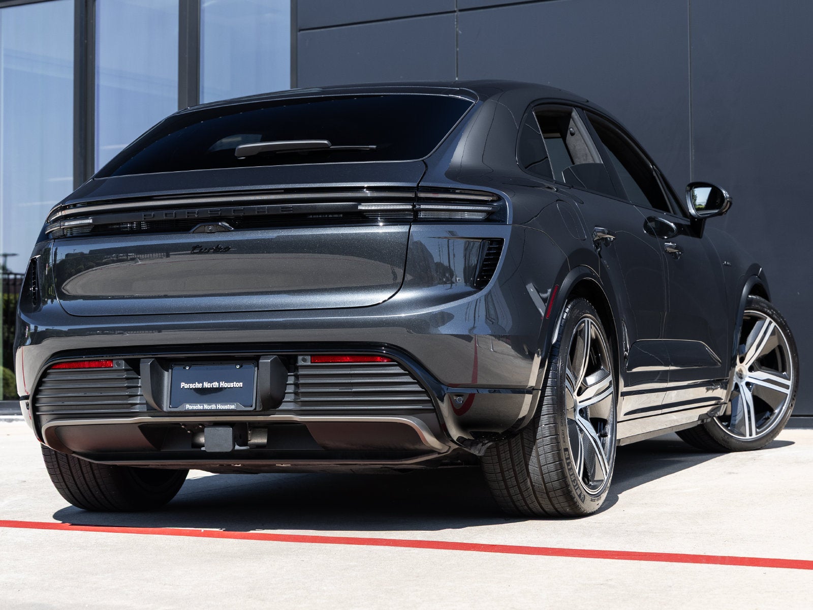 2024 Porsche Macan Electric Turbo