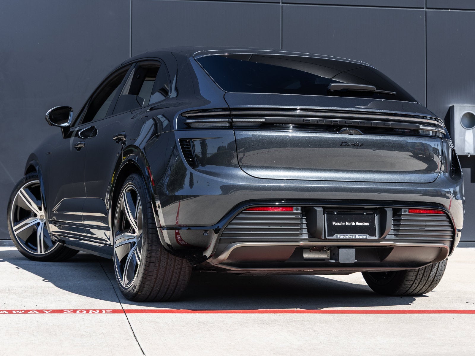 2024 Porsche Macan Electric Turbo