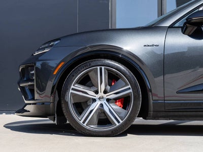 2024 Porsche Macan Macan Turbo