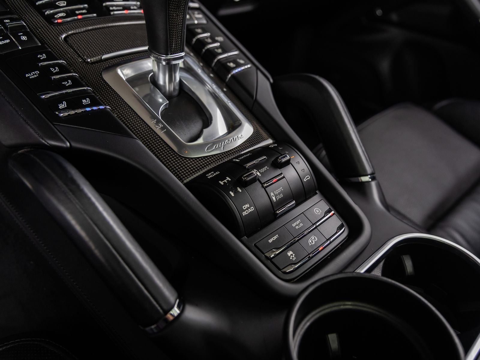 2018 Porsche Cayenne Cayenne GTS