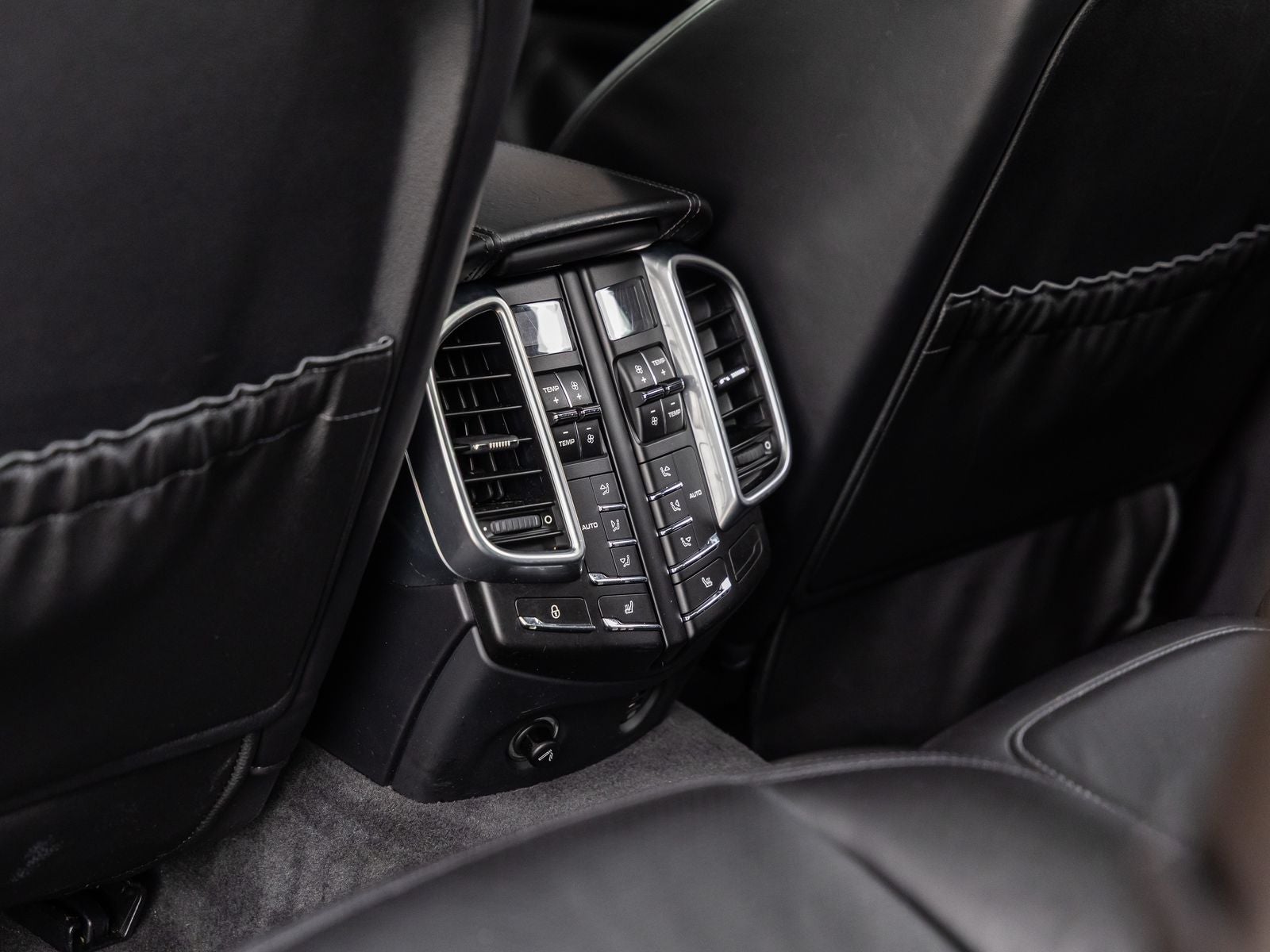 2018 Porsche Cayenne Cayenne GTS
