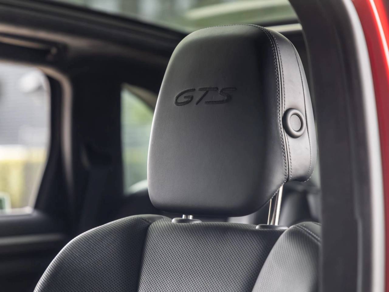 2018 Porsche Cayenne Cayenne GTS