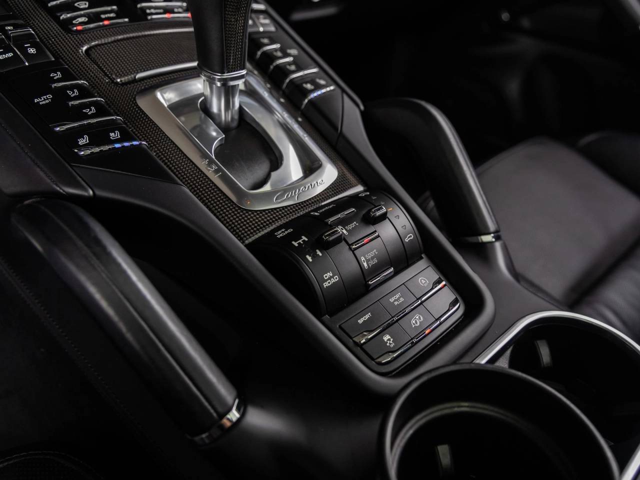 2018 Porsche Cayenne Cayenne GTS