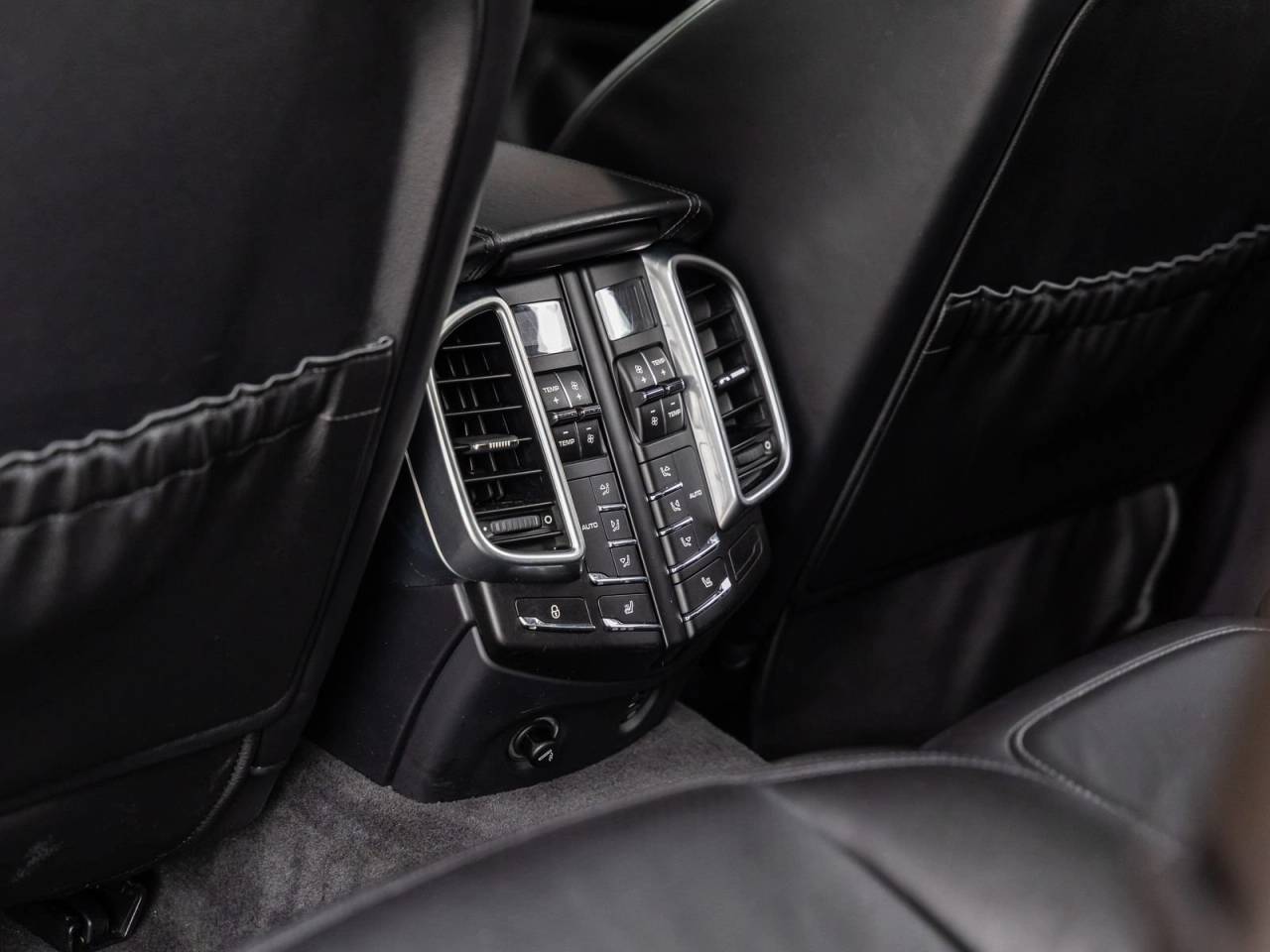 2018 Porsche Cayenne Cayenne GTS