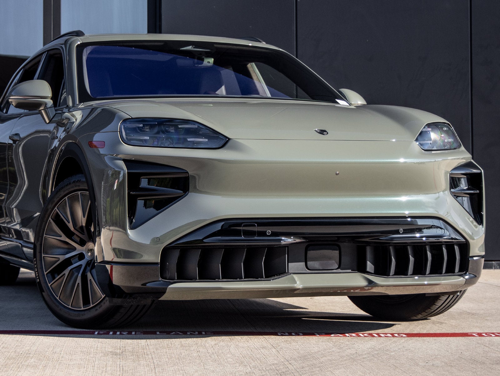 2026 Porsche Cayenne Cayenne Turbo Electric