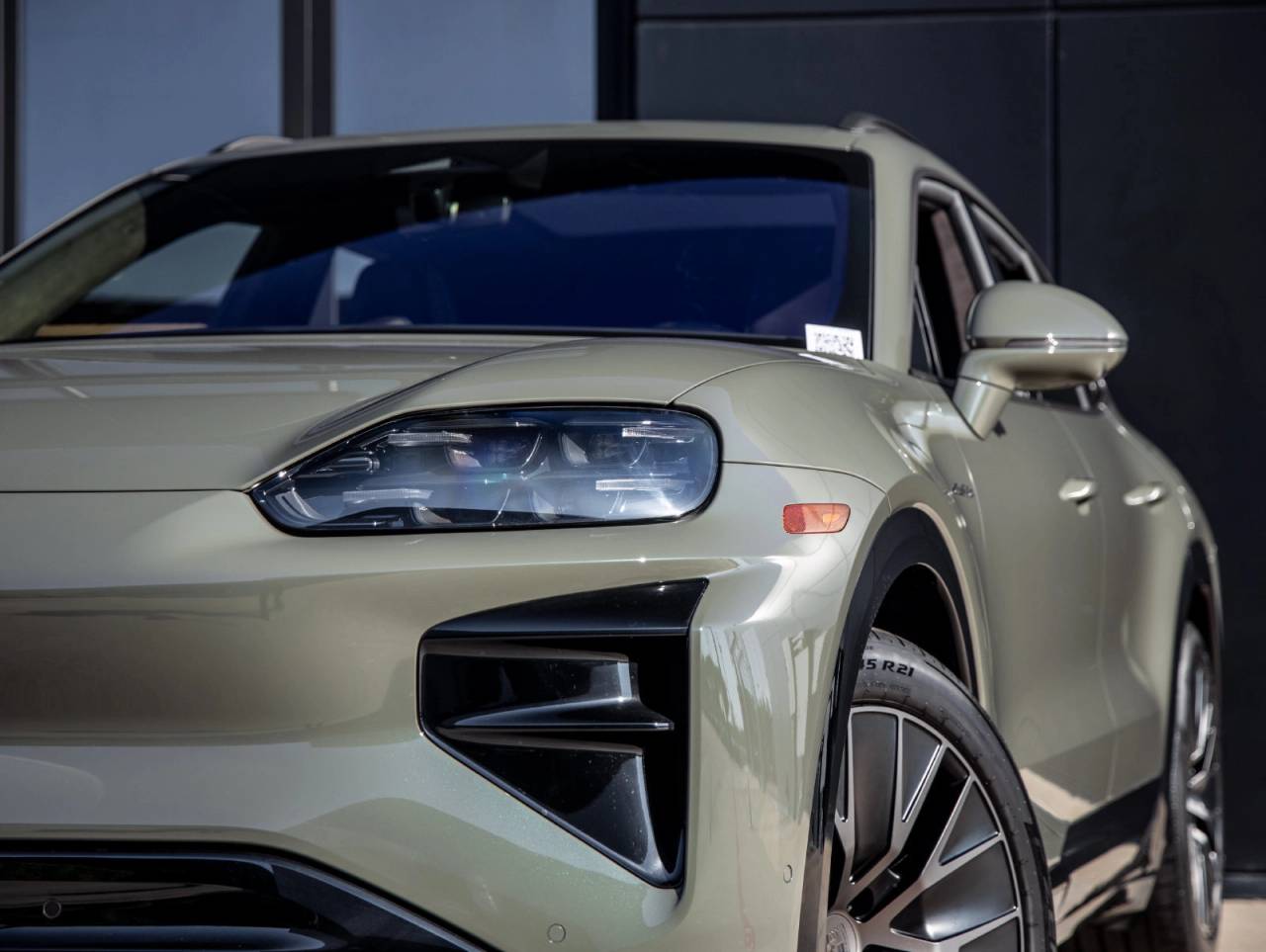 2026 Porsche Cayenne Cayenne Turbo Electric