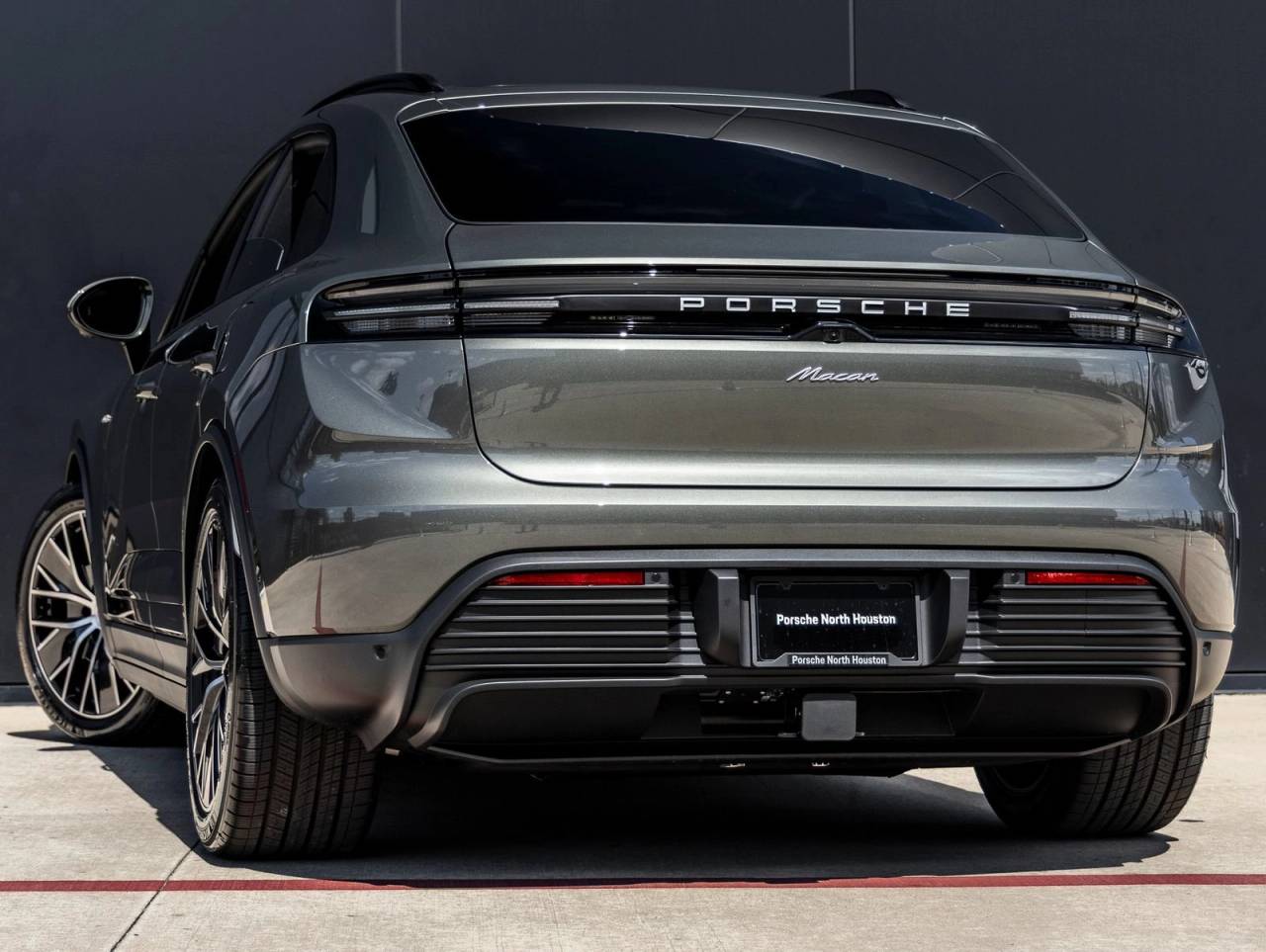 2026 Porsche Macan Macan Electric