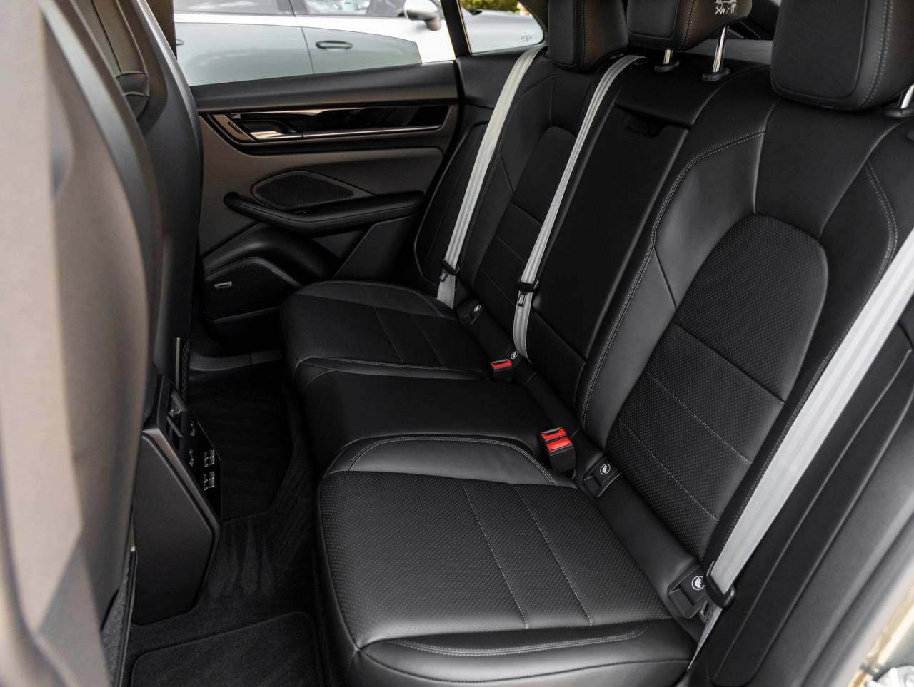 2026 Porsche Macan Macan Electric