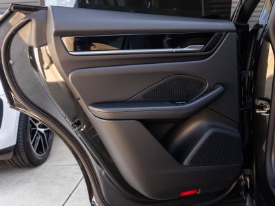 2025 Porsche Macan Electric