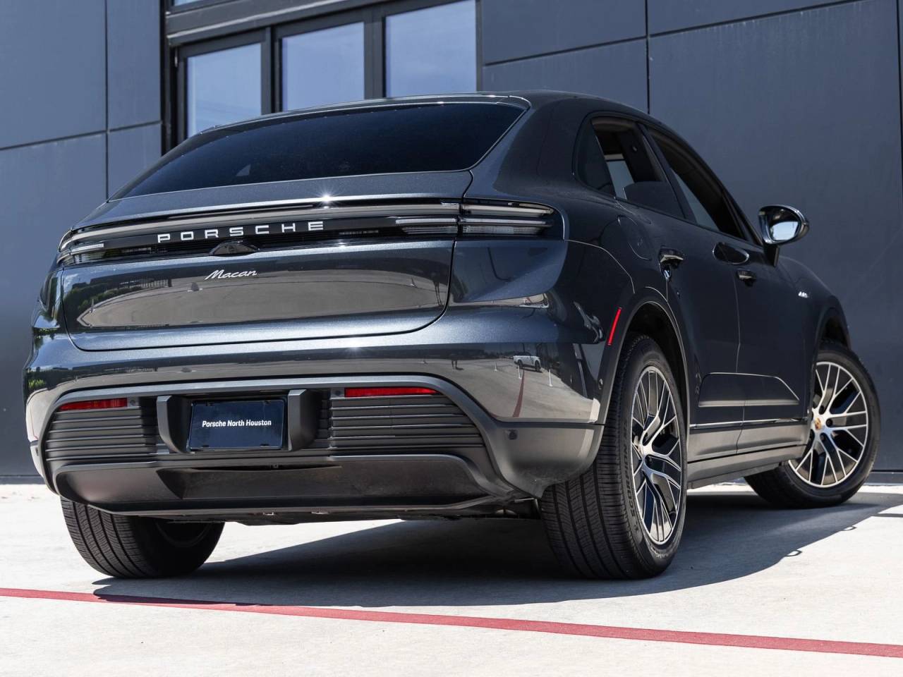 2025 Porsche Macan Electric