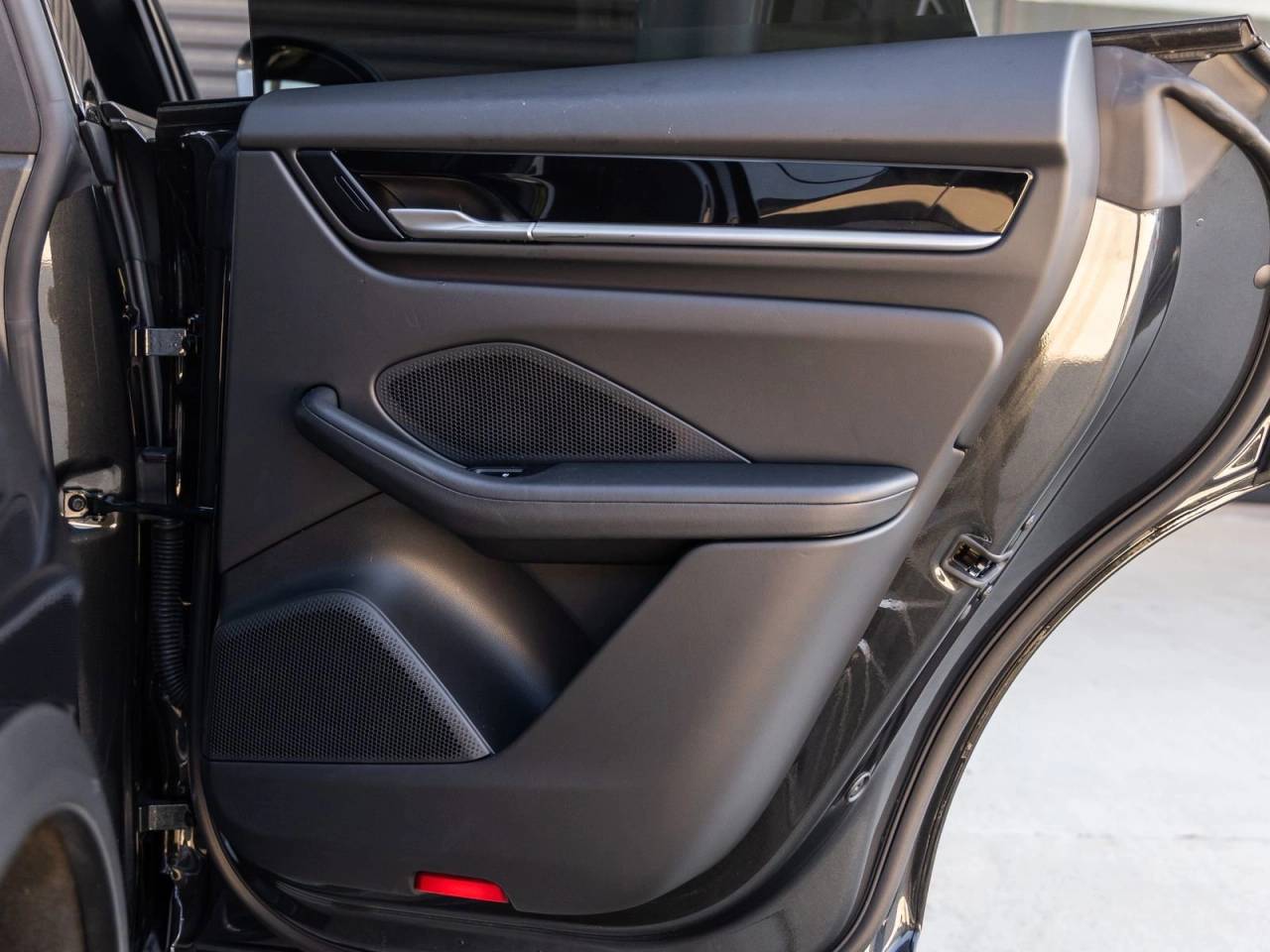 2025 Porsche Macan Electric