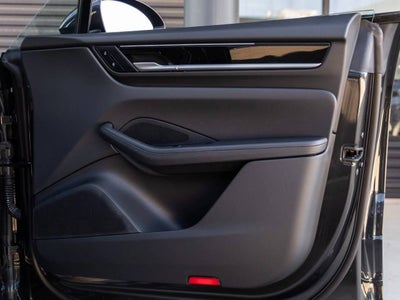 2025 Porsche Macan Electric