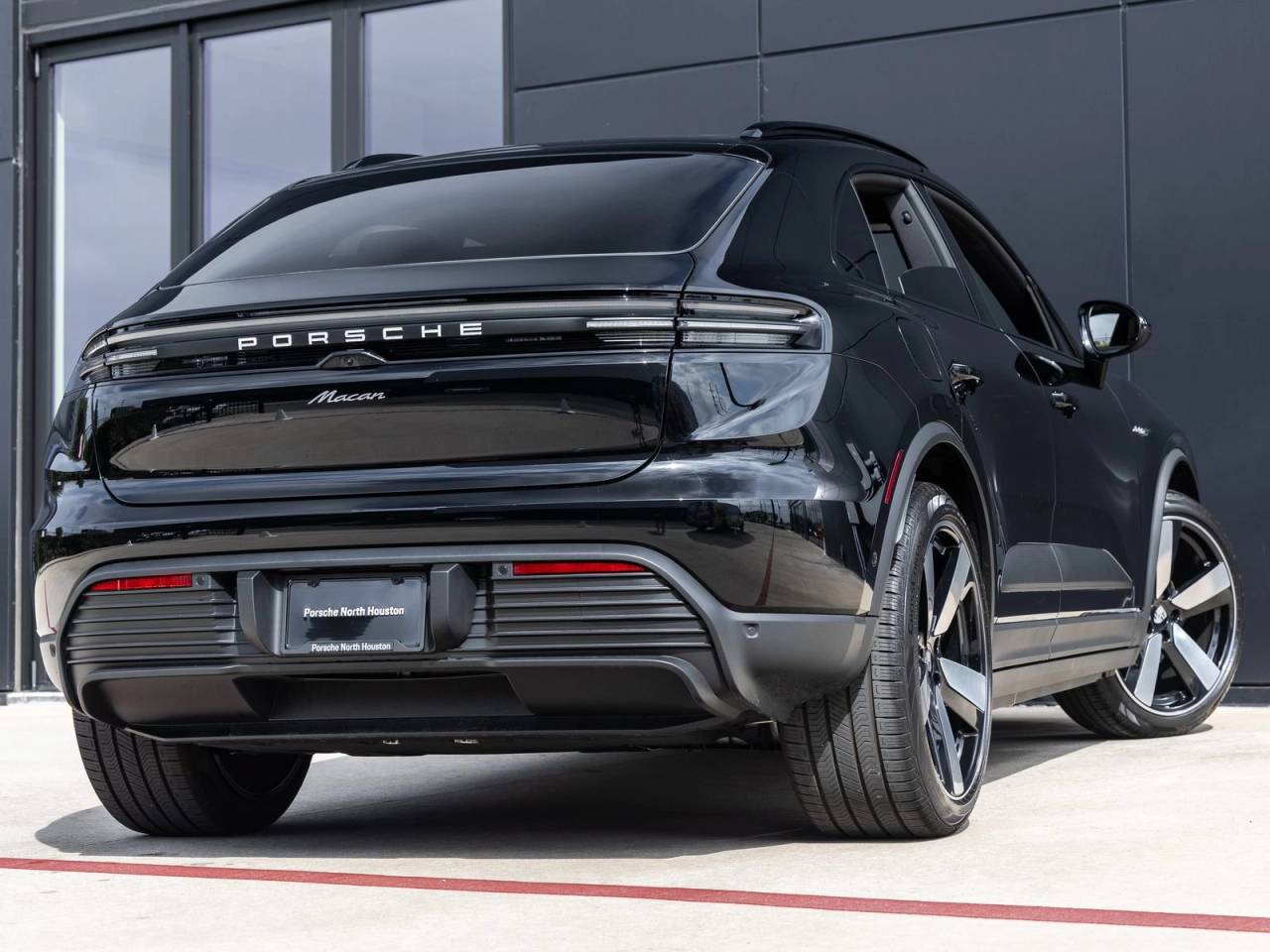 2025 Porsche Macan Macan Electric