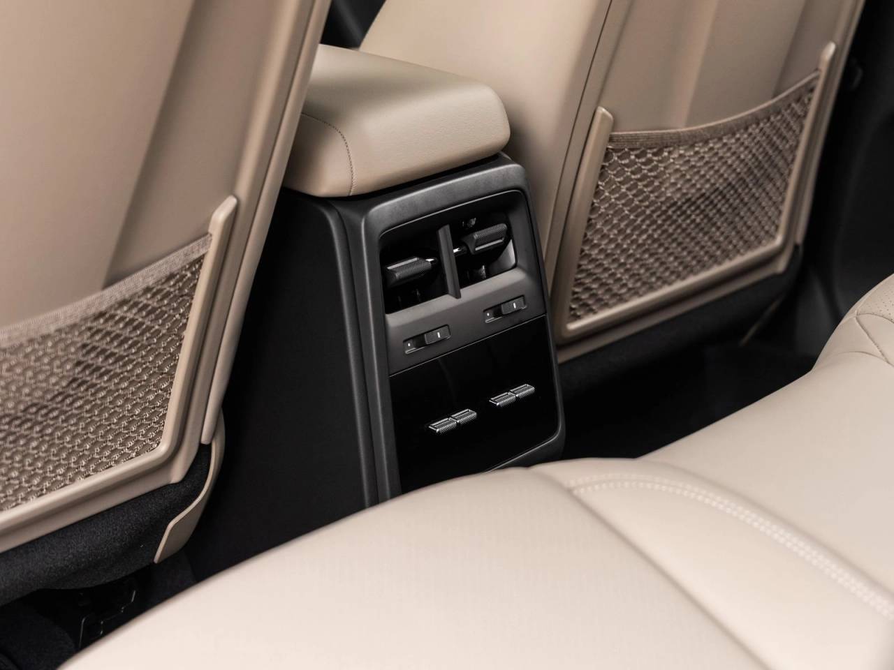 2025 Porsche Macan Macan Electric