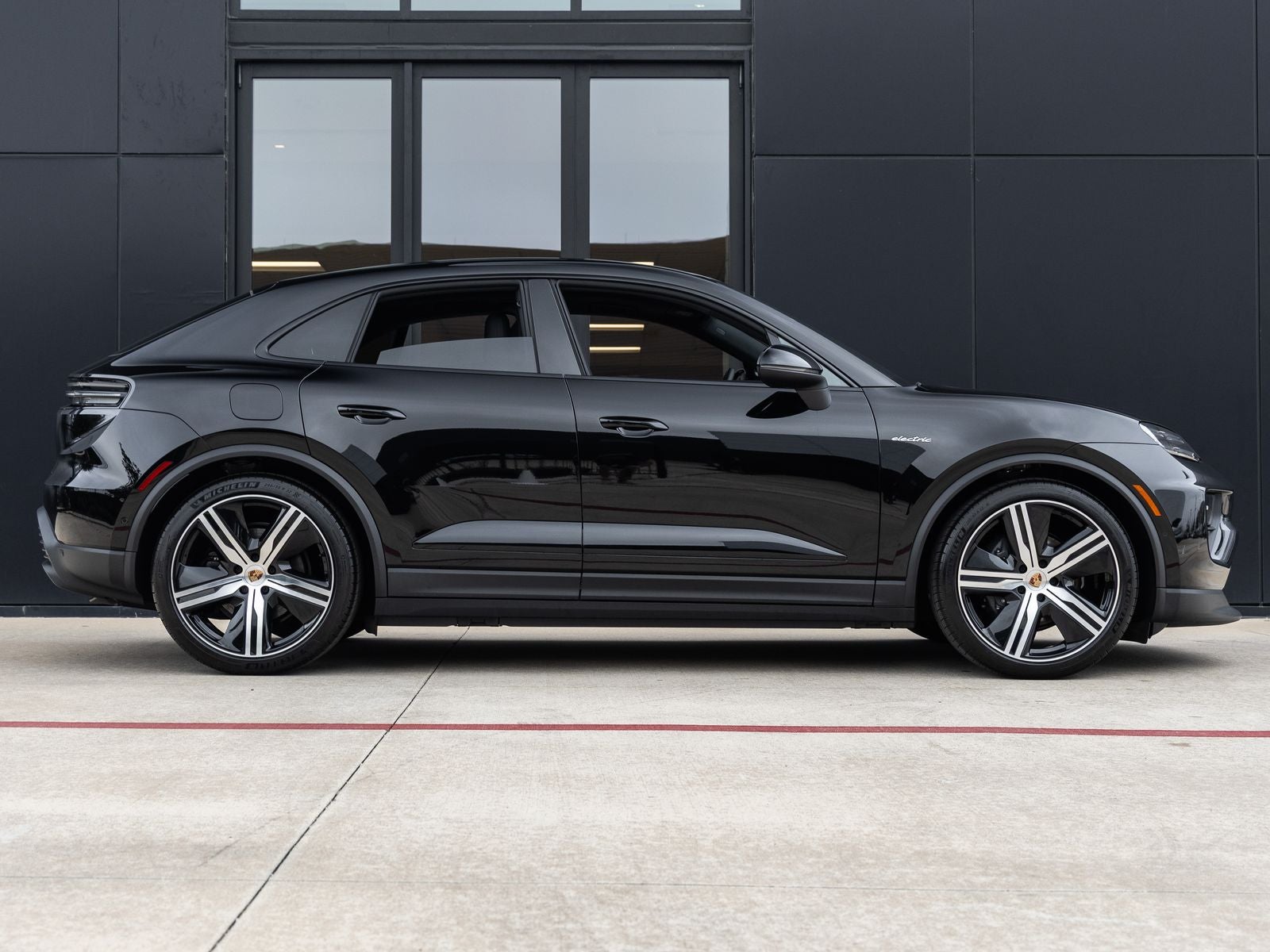 2025 Porsche Macan Macan Electric