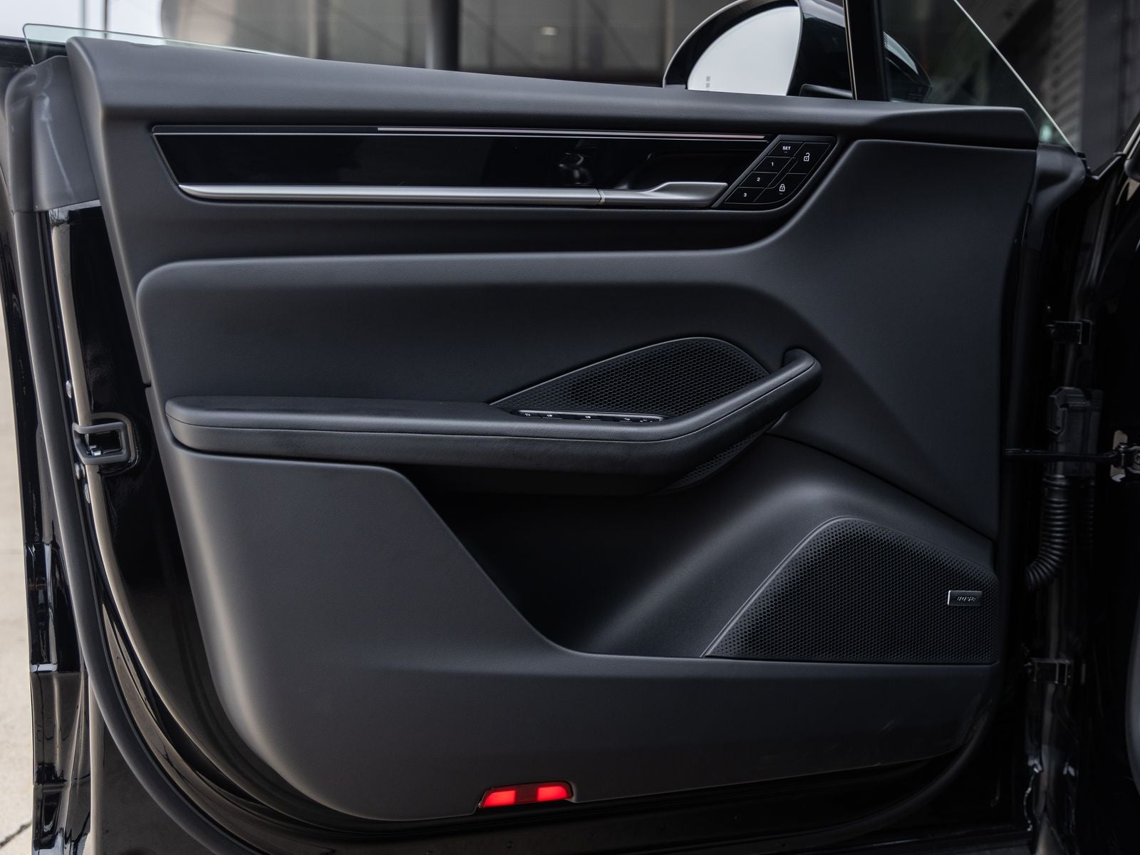 2025 Porsche Macan Macan Electric