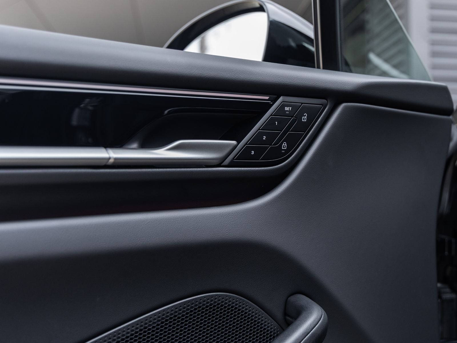 2025 Porsche Macan Macan Electric