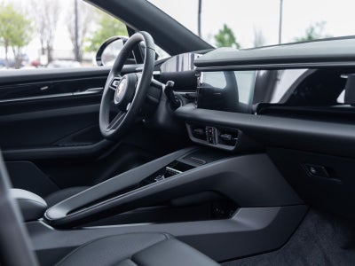 2025 Porsche Macan Macan Electric