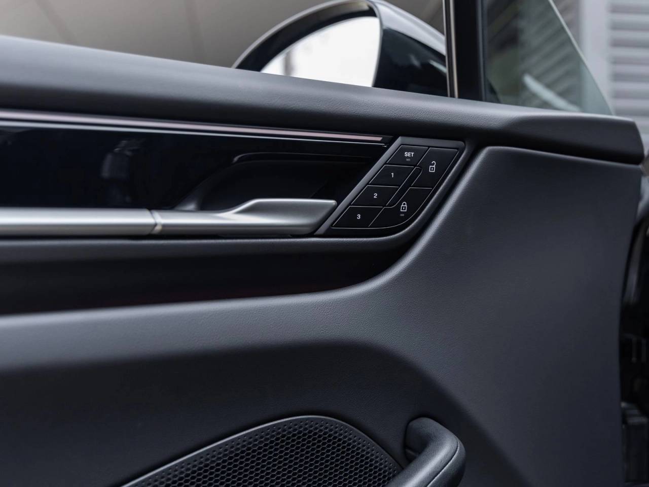 2025 Porsche Macan Macan Electric