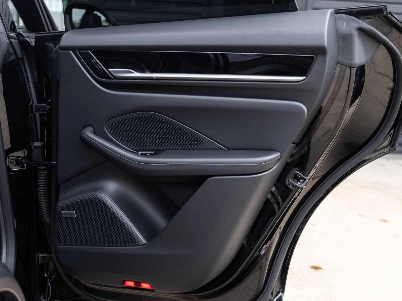 2025 Porsche Macan Macan Electric