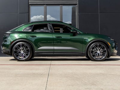 2025 Porsche Macan Electric