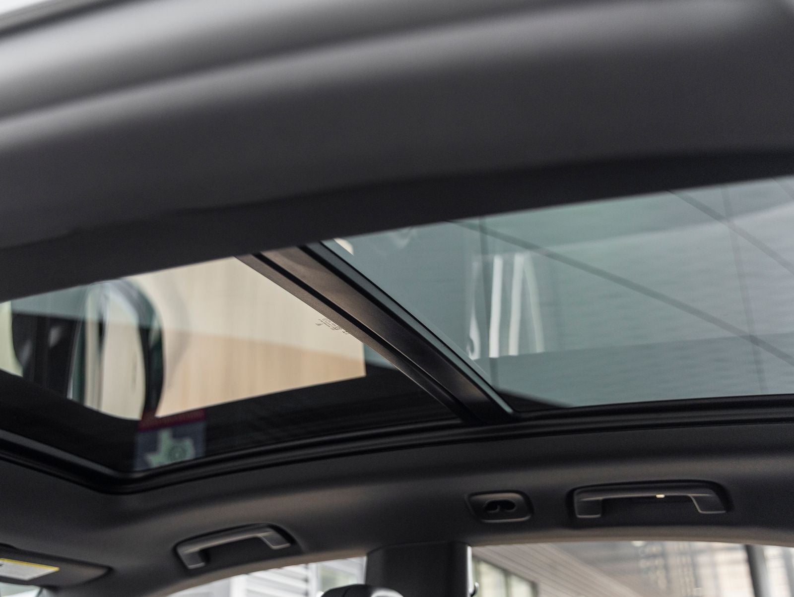 2025 Porsche Macan Electric