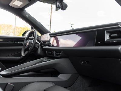 2025 Porsche Macan Electric