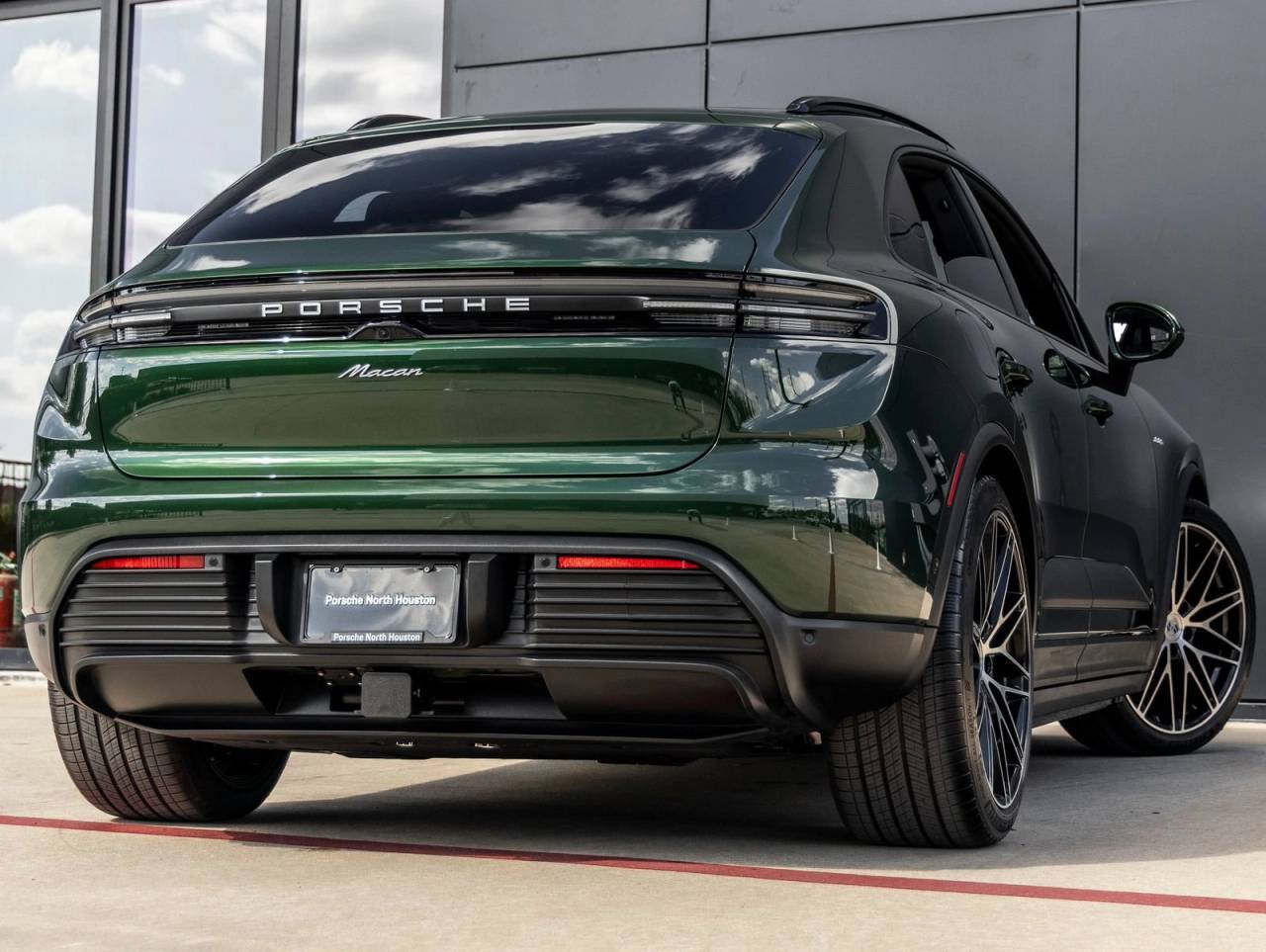 2025 Porsche Macan Electric