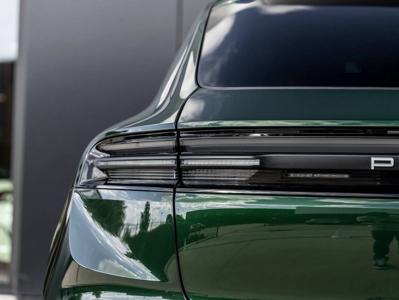 2025 Porsche Macan Electric
