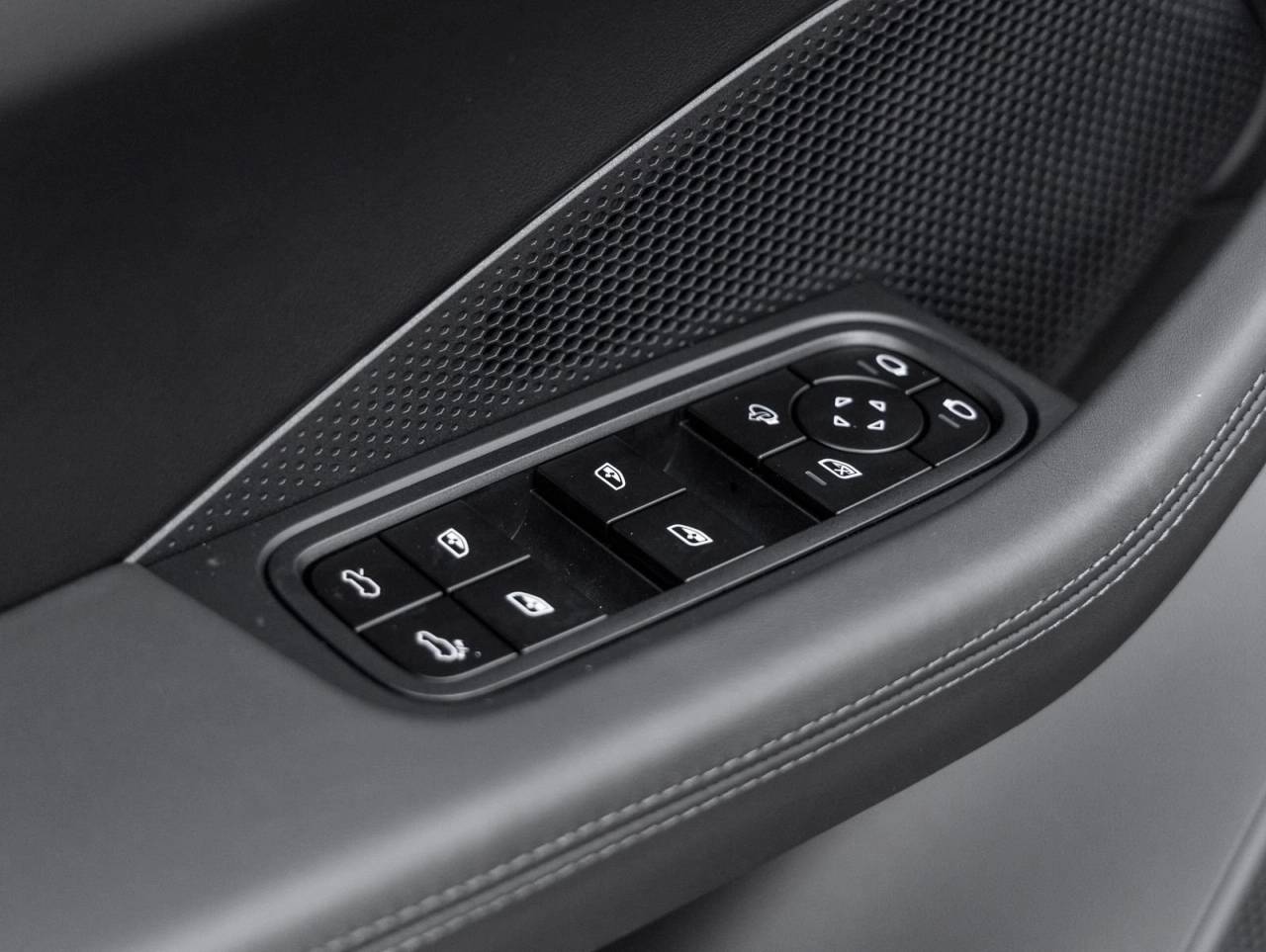 2025 Porsche Macan Electric