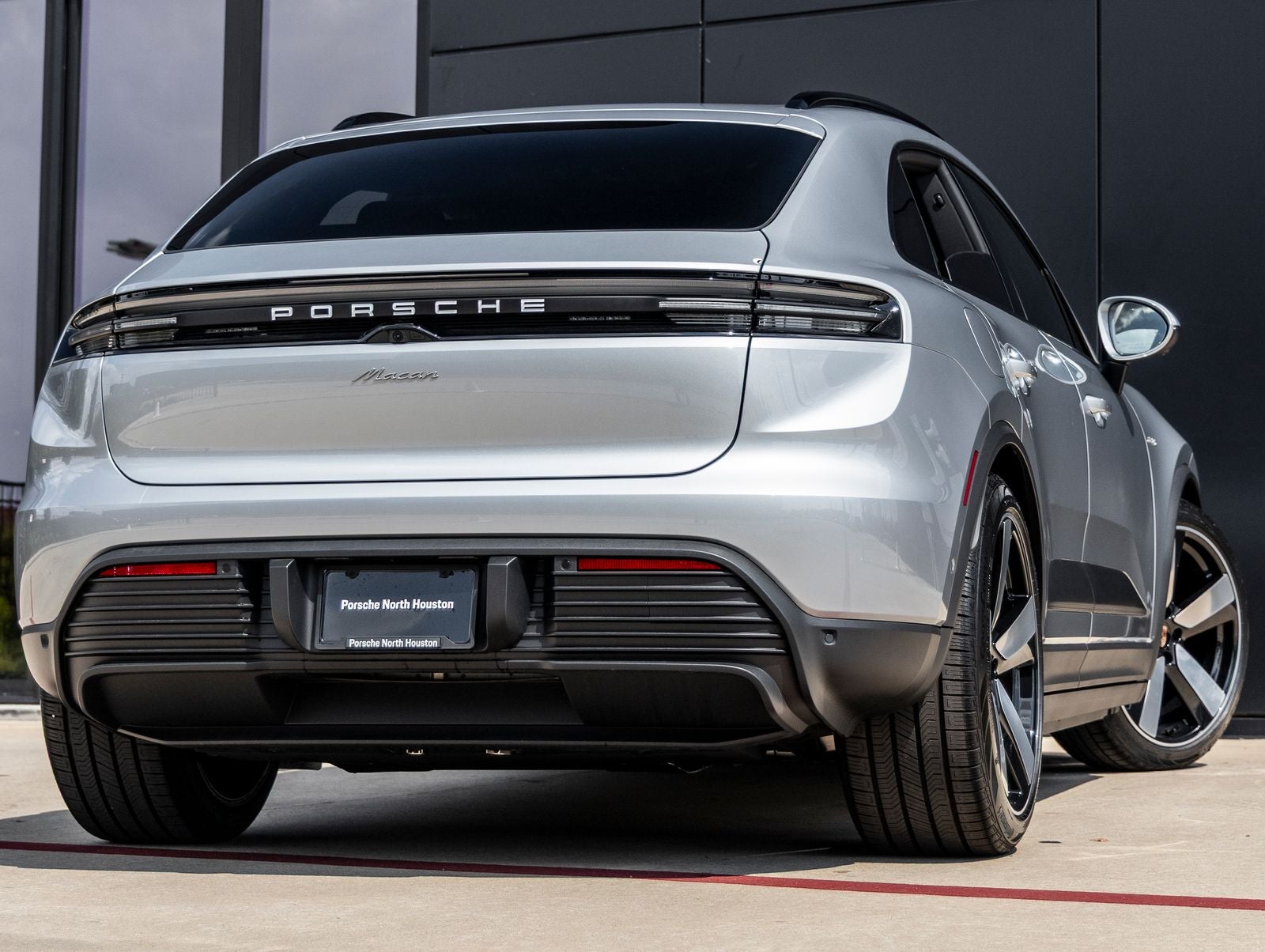 2025 Porsche Macan Electric