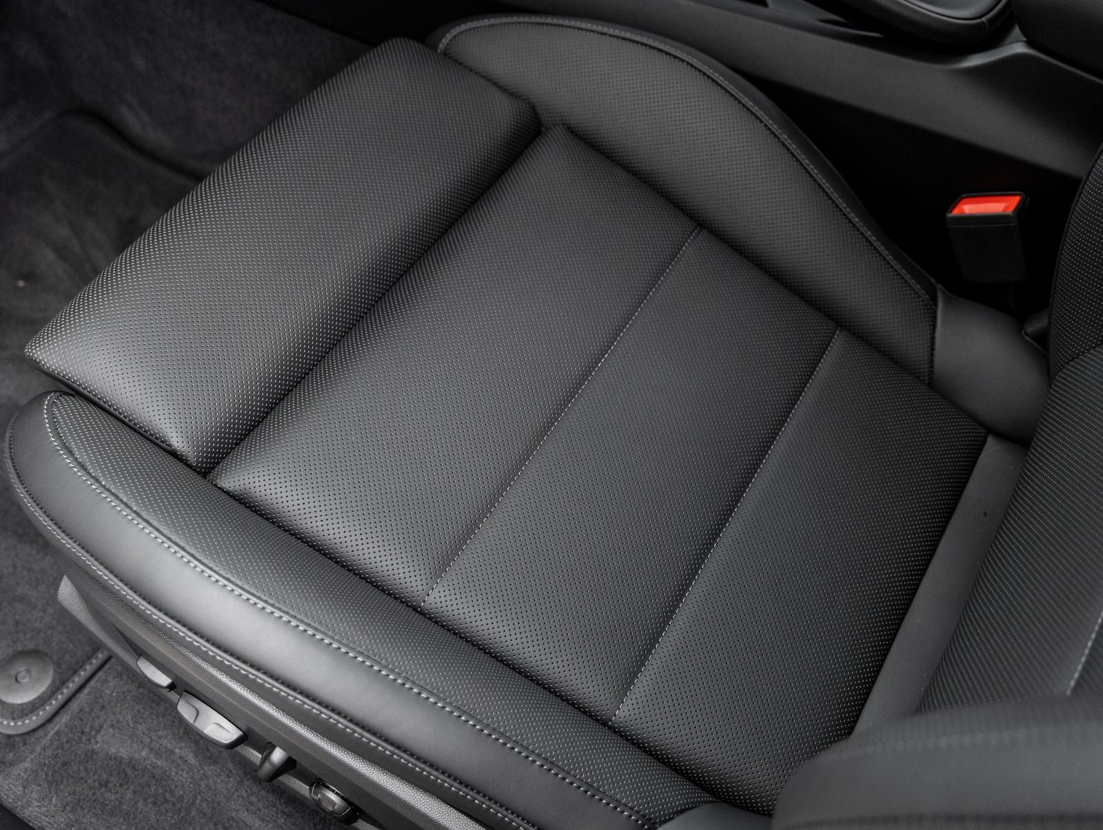 2025 Porsche Macan Electric