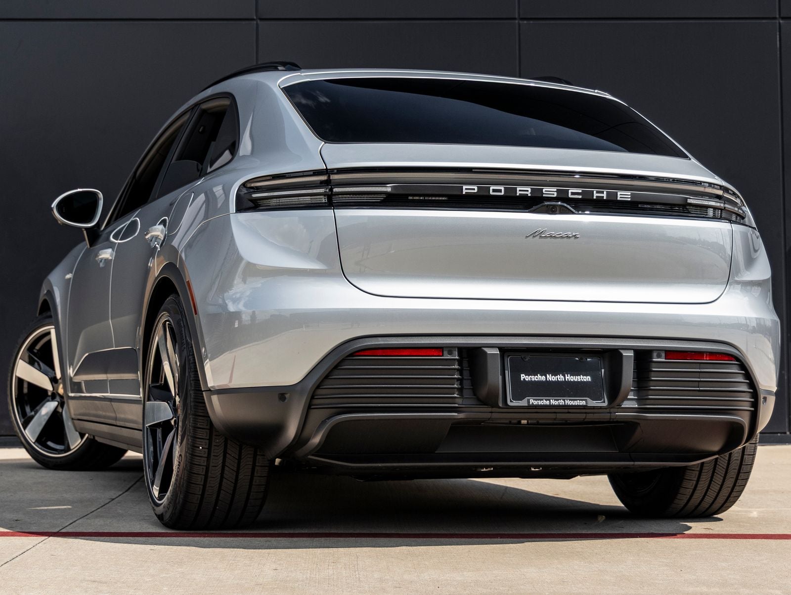 2025 Porsche Macan Electric