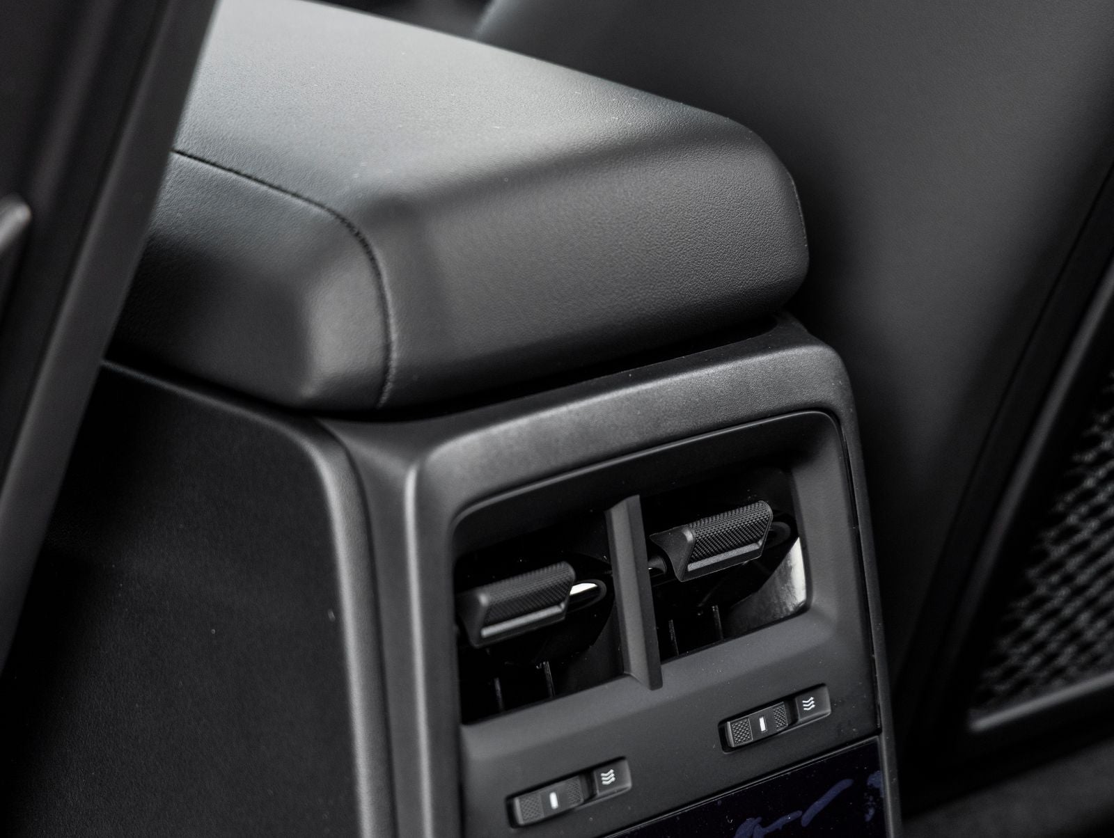 2025 Porsche Macan Electric