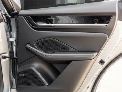 2025 Porsche Macan Electric