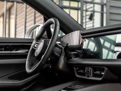 2025 Porsche Macan Electric